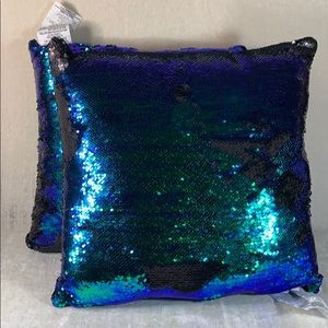 Mermaid/Blk Sequined Pillow